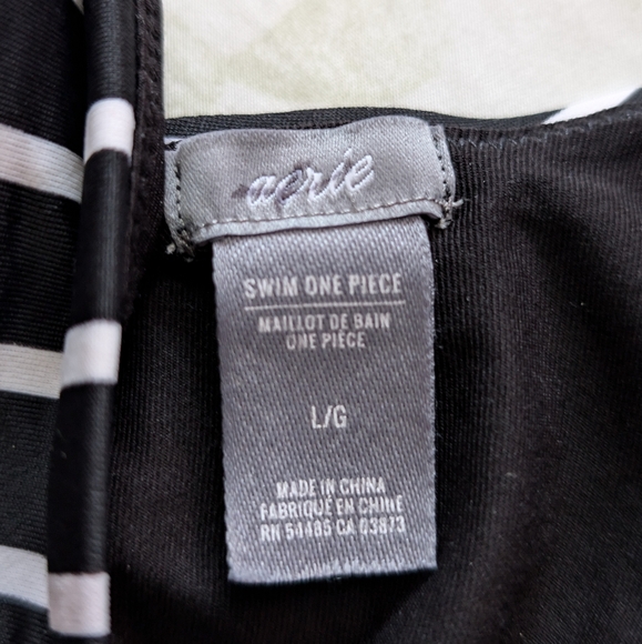 Woman's Aerie bathing suit - Picture 2 of 2
